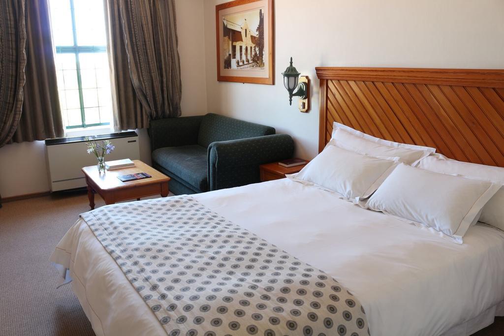 Stellenbosch Lodge Hotel & Conference Centre Экстерьер фото